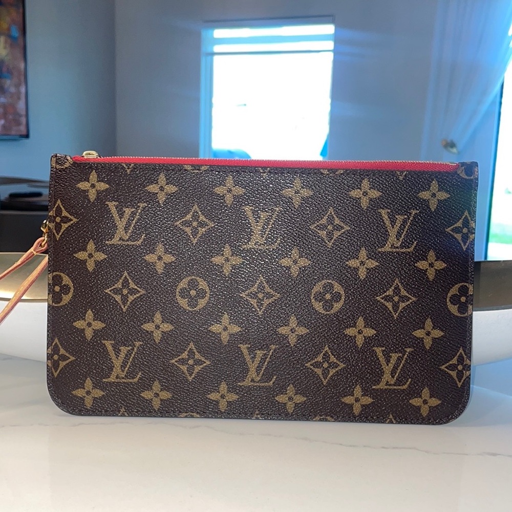 Louis Vuitton Monogram -red- pochette. 100% authentic.
